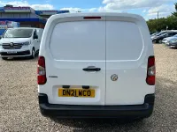 Used Vauxhall Combo 100 HP (73 kW) 2021 White MPV