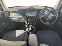 Begagnad Mini Cooper Classic 134 HK (98 kW) 2021 Svart Halvkombi
