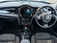 Begagnad Mini Cooper S Classic 176 HK (129 kW) 2021 Blå Halvkombi