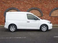 Käytetty VW Caddy S 122 HP (89 kW) 2022 Valkoinen Tila-auto