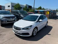 Used Vauxhall Astra SRi 2017 White Hatchback