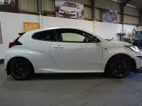 Używany Toyota Yaris 270 KM (198 kW) 2021 Biały Hatchback
