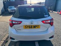 Used Toyota Yaris 111 HP (81 kW) 2019 White/black Hatchback