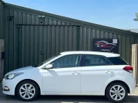 Used Hyundai i20 SE 84 HP (61 kW) 2015 White Hatchback