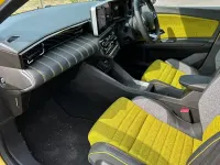 Used Renault 5 E-Tech Iconic 110 kW (150 HP) 2025 Yellow Hatchback
