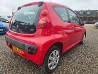 Used Peugeot 107 68 HP (50 kW) 2011 Red Hatchback