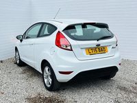 Used Ford Fiesta Zetec 82 HP (60 kW) 2015 White Hatchback