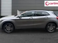 Usado Mercedes GLA180 Urban 122 HP (89 kW) 2019 Cinzento SUV