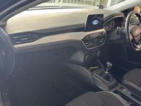 Used Ford Focus Zetec 95 HP (69 kW) 2019 Grey Estate
