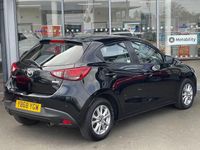 Begagnad Mazda 2 2018 Svart Halvkombi