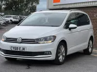 Used VW Touran SEL 150 HP (110 kW) 2018 White MPV