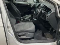 Begagnad VW Golf VII SE 150 HK (110 kW) 2017 Vit Halvkombi