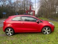 Used Kia Rio 90 HP (66 kW) 2012 Red Hatchback