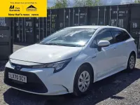 Used Toyota Corolla Design 122 HP (89 kW) 2020 White Estate