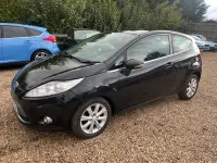Usado Ford Fiesta Zetec 82 HP (60 kW) 2009 Preto Citadino