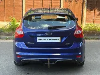 Used Ford Focus Zetec 125 HP (91 kW) 2014 Blue Hatchback