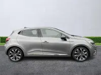 Usado Renault Clio V Techno 145 HP (106 kW) 2023 Cinzento Citadino