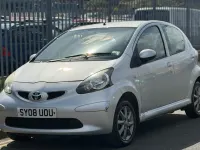 Usado Toyota Aygo Platinum 67 HP (49 kW) 2008 Prateado Citadino