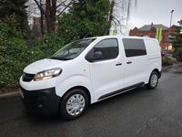 Second-hand Vauxhall Vivaro Edition 120 CP (88 kW) 2021 Alb Monovolum