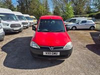 Używany Vauxhall Combo 75 KM (55 kW) 2011 Czerwony Minivan