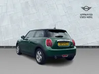 Usado Mini Cooper Classic 134 HP (98 kW) 2020 Verde Citadino