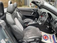 Begagnad Audi TT Performance 200 HK (147 kW) 2009 Grå Sportkupé