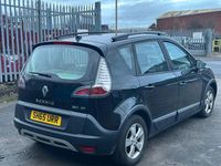 Usado Renault Scénic III Dynamique 2015 Negro Monovolumen