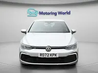 Second-hand VW Golf VIII R-line 130 CP (95 kW) 2023 Argintiu Hatchback