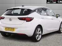 Used Vauxhall Astra SRi 145 HP (106 kW) 2020 White Hatchback