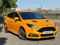 Used Ford Focus ST 185 HP (136 kW) 2016 Yellow Hatchback