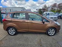 Usado Ford B-MAX Zetec 105 HP (77 kW) 2013 Dourado Monovolume