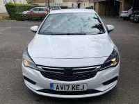 Used Vauxhall Astra SRi 150 HP (110 kW) 2017 White Hatchback