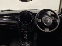 Używany Mini Cooper Classic 134 KM (98 kW) 2024 Srebrny Hatchback