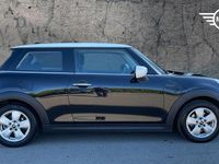 Usado Mini Cooper Classic 134 HP (98 kW) 2023 Preto Citadino