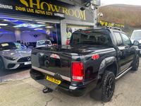 Used VW Amarok Highline 180 HP (132 kW) 2015 Black Pickup