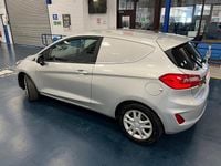 Käytetty Ford Fiesta 85 HP (62 kW) 2019 Hopea Viistoperä