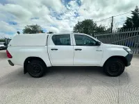 Used Toyota HiLux Active 150 HP (110 kW) 2019 White Pickup