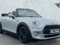 Usado Mini Cooper 134 HP (98 kW) 2016 Prateado Citadino