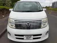 Usado Nissan Elgrand 2022 Blanco Monovolumen