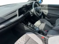 Second-hand VW Golf VIII R-line 150 CP (110 kW) 2024 Gri Hatchback