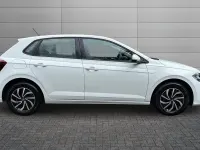 Used VW Polo Life 95 HP (69 kW) 2023 Pure white Hatchback