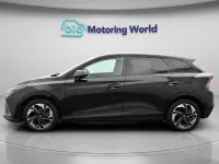 Begagnad MG MG4 EV Trophy 319 kW (435 HK) 2023 Svart Halvkombi
