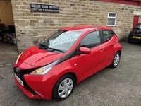 Used Toyota Aygo X-play 68 HP (50 kW) 2016 Red Hatchback