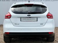 Usado Ford Focus Titanium X 125 HP (91 kW) 2017 Branco Citadino