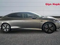 Usado MG IM5 300 kW (408 HP) 2025 Prateado Citadino