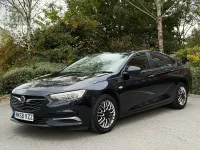 Used Vauxhall Insignia Design Edition 136 HP (100 kW) 2018 Blue Hatchback