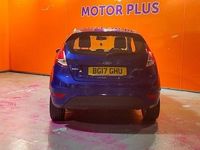 Usado Ford Fiesta Zetec 100 HP (73 kW) 2017 Azul Citadino