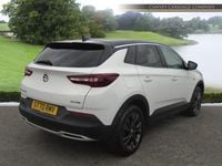 Used Vauxhall Grandland X SRi 130 HP (95 kW) 2020 White SUV