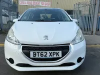 Used Peugeot 208 Access 82 HP (60 kW) 2013 White Hatchback