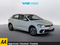 Usado VW Polo Life 80 CV (58 kW) 2023 Gris Utilitario